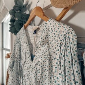 Universal Thread Floral Peasant Blouse